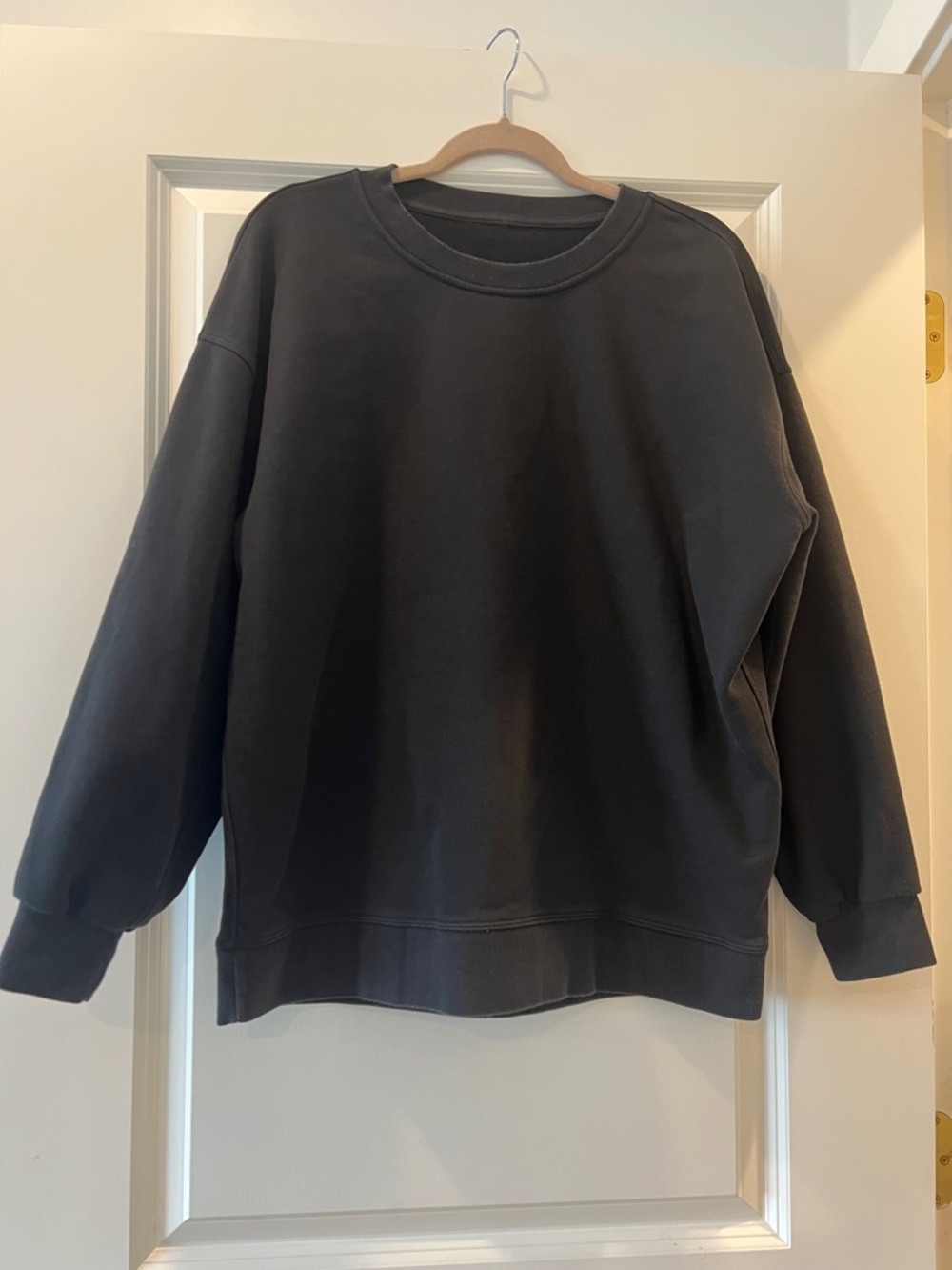 lululemon athletica Men's Crewneck Sweatshirt - Charcoal Black